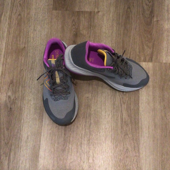 New Balance Gray & pink women’s dynamic running shoes - Picture 1 of 7